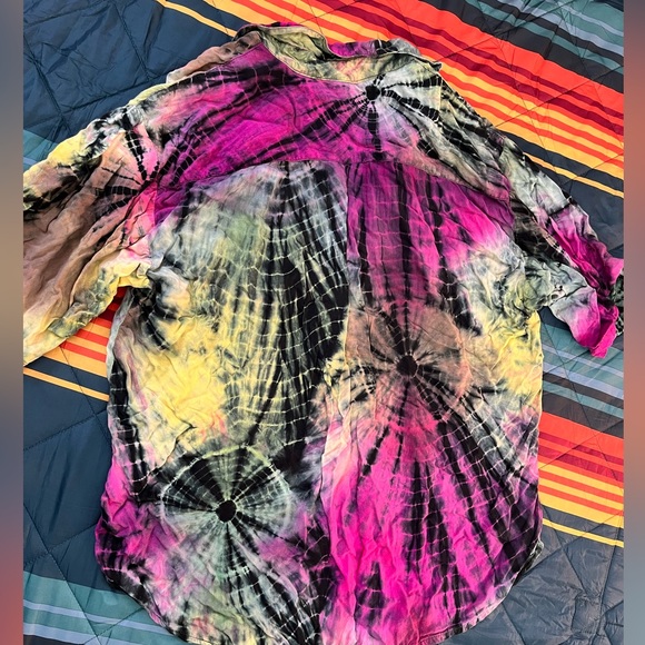 Rayon tie dye button down shirt - Picture 4 of 4